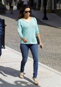 Eva Longoria Goes shoe shopping in Beverly Hills (May 23, 2013) 