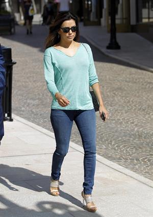 Eva Longoria Goes shoe shopping in Beverly Hills (May 23, 2013) 