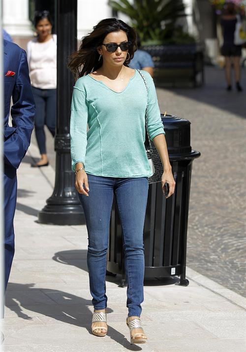 Eva Longoria Goes shoe shopping in Beverly Hills (May 23, 2013) 