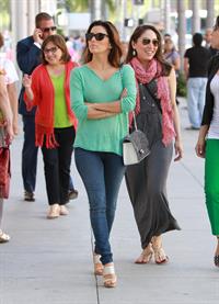 Eva Longoria Goes shoe shopping in Beverly Hills (May 23, 2013) 