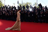 Eva Longoria in a Versace dress at the premiere of Le Passe in Cannes (17.05.2013) 