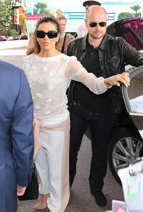 Eva Longoria - Arrives in Cannes (16.05.2013) 