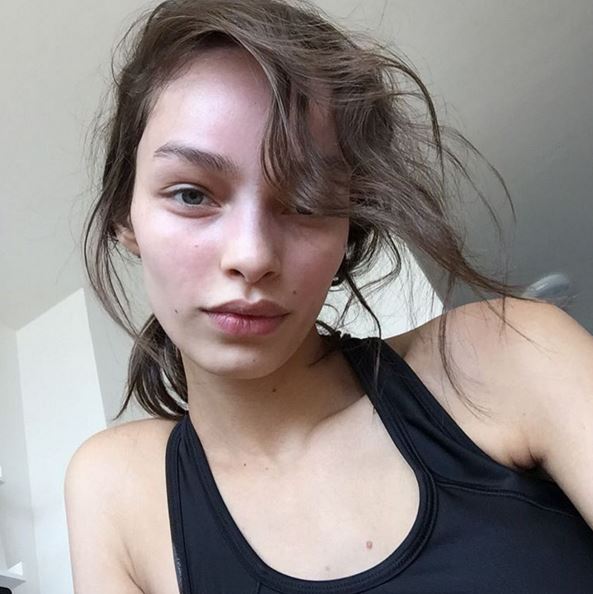 Luma Grothe taking a selfie