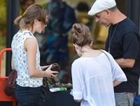 Emma Watson Shopping at a jewelry stand in the meatpacking district of New York 14.09.12