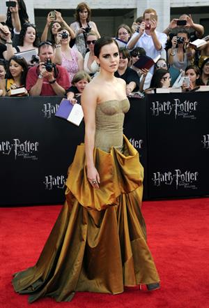 Emma Watson - Harry Potter and the Deathly Hallows Premiere in New York City, July 11, 2011