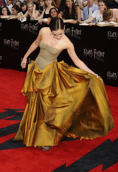 Emma Watson - Harry Potter and the Deathly Hallows Premiere in New York City, July 11, 2011