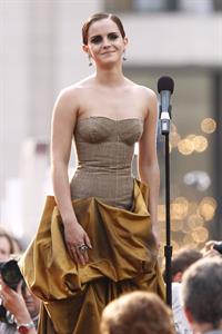Emma Watson - Harry Potter and the Deathly Hallows Premiere in New York City, July 11, 2011