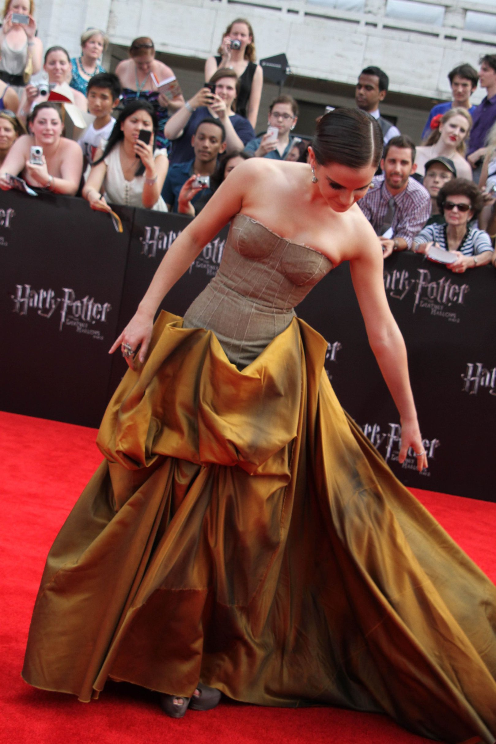 Emma Watson - Harry Potter and the Deathly Hallows Premiere in New York City, July 11, 2011
