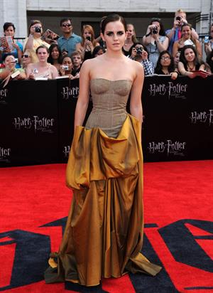 Emma Watson - Harry Potter and the Deathly Hallows Premiere in New York City, July 11, 2011