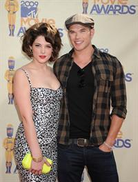 Ashley Greene at the 2009 MTV Movie Awards arrivals in Universal City