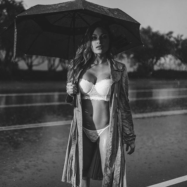 Johana Gómez in lingerie