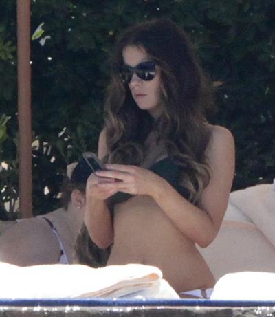 Kate Beckinsale in bikini as she fits in some sunbathing on family holiday in Mexico March 28-2013 