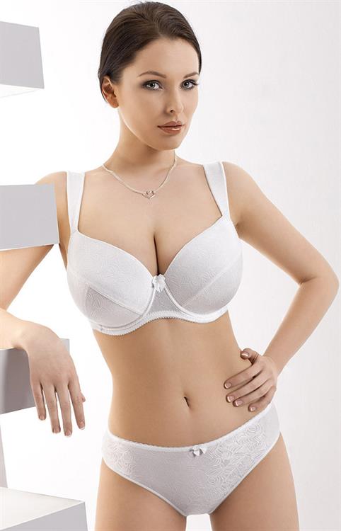 Dagmara Bajura in lingerie