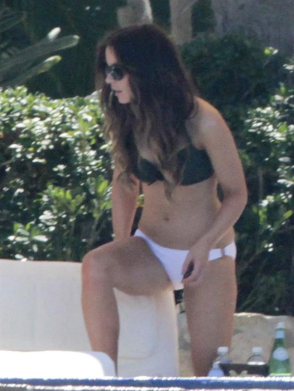 Kate Beckinsale in bikini as she fits in some sunbathing on family holiday in Mexico March 28-2013 