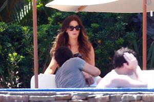 Kate Beckinsale wearing a bikini on vacation in Mexico August 21, 2013