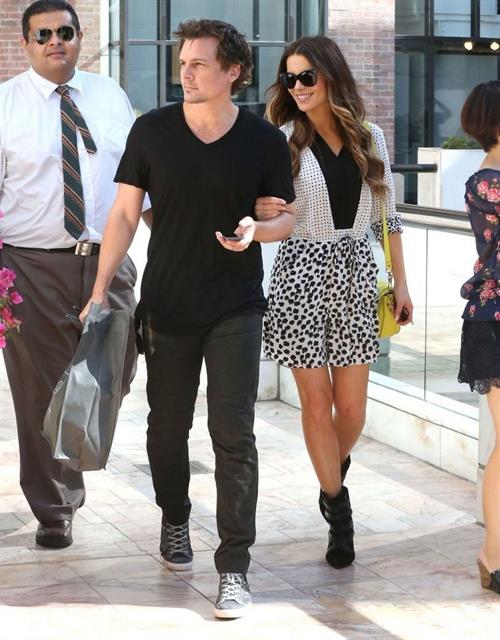 Kate Beckinsale - out in Beverly Hills September 7-2013  