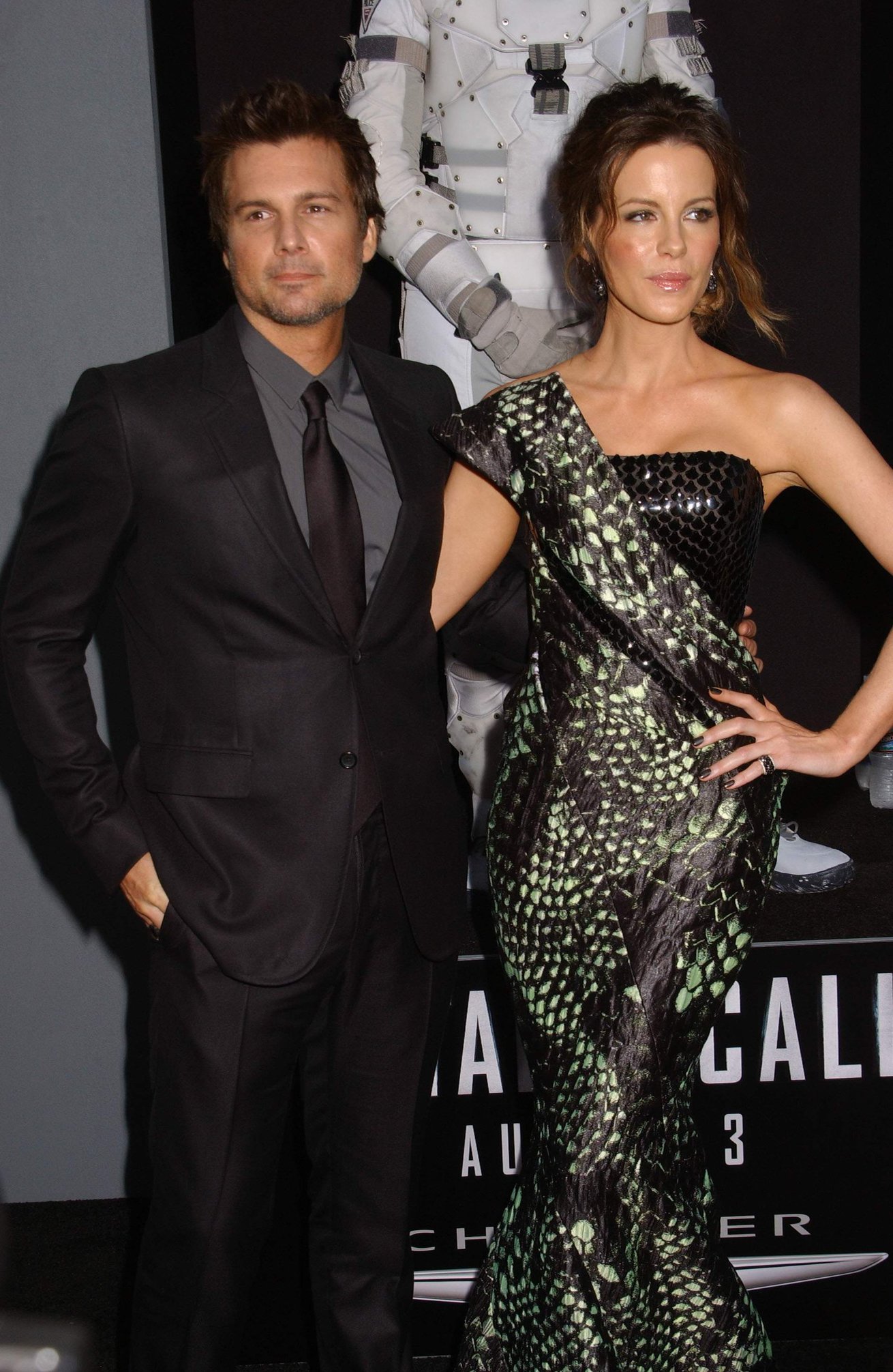 Kate Beckinsale Pictures Kate Beckinsale Premiere of Columbia Pictures' 'Total Recall' at Grauman's Chinese Theatre in Hollywood August 1-20