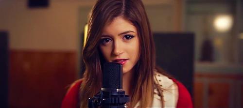 Chrissy Costanza