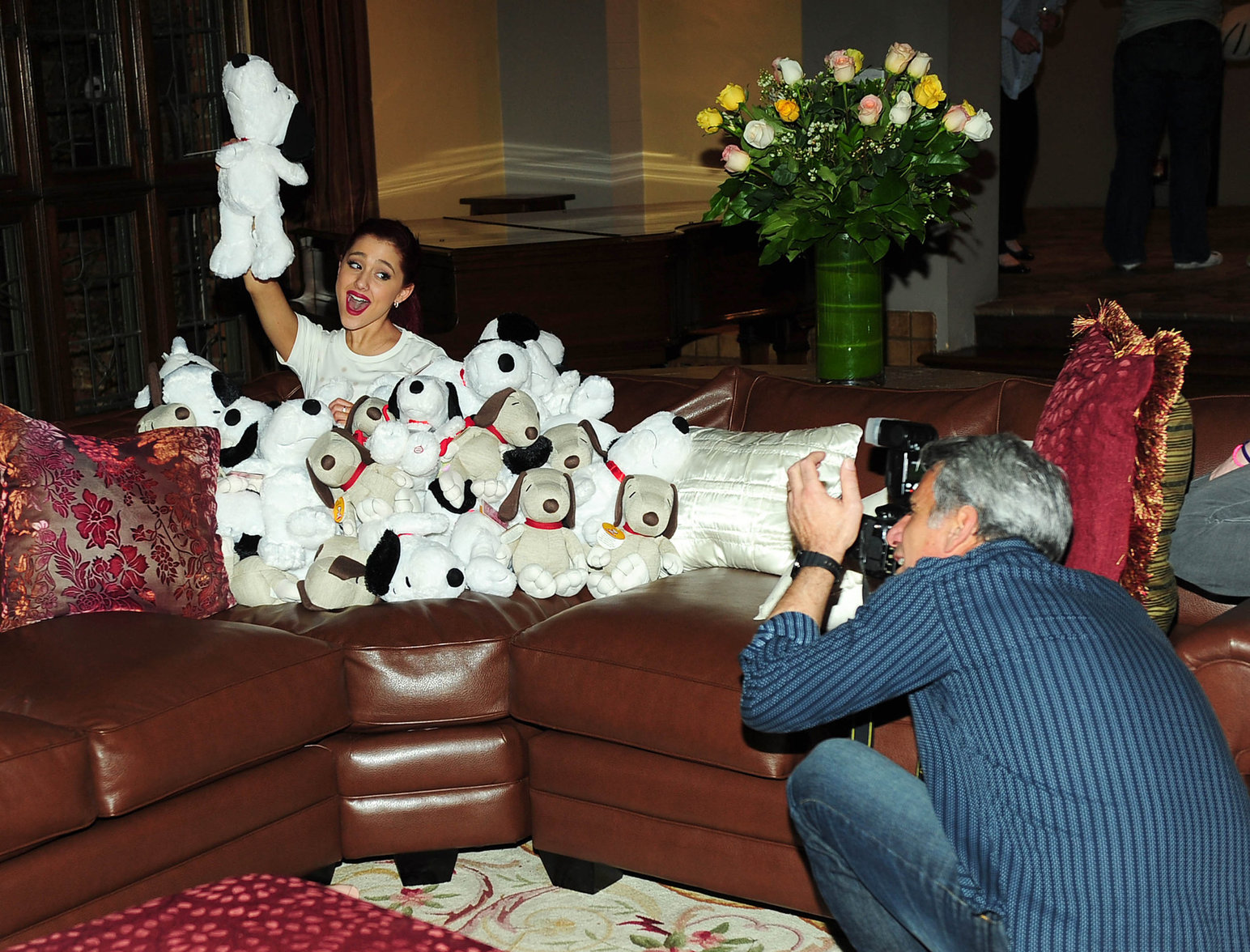 Ariana Grande Valentine Twitter party in Los Angeles 08-02-2012 