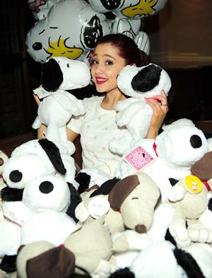 Ariana Grande Valentine Twitter party in Los Angeles 08-02-2012 
