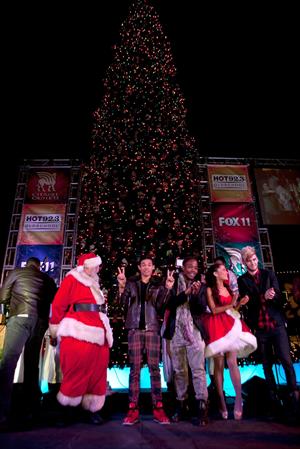 Ariana Grande Citadel Outlet’s 11th annual Tree Lighting Ceremony and Concert in LA 11/10/12 