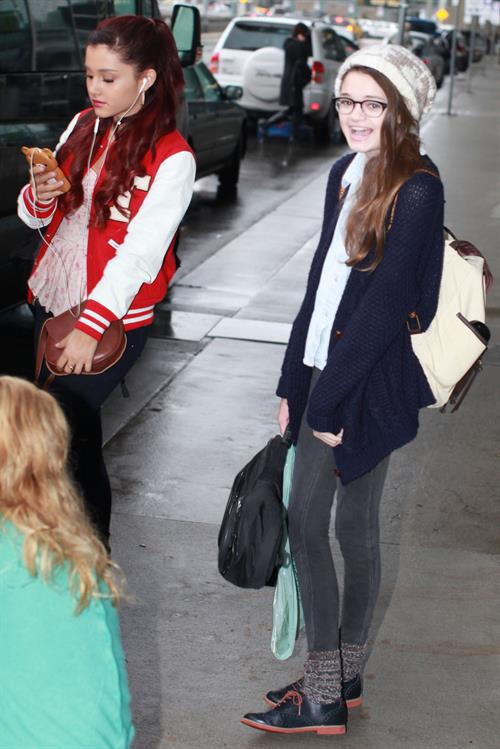 Ariana Grande catching flight back to LA in Vancouver 11/3/12