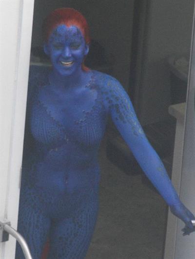 Jennifer Lawrence s On the Set of X-Men: Days of Future Past - Montreal, Canada (May 31, 2013) 