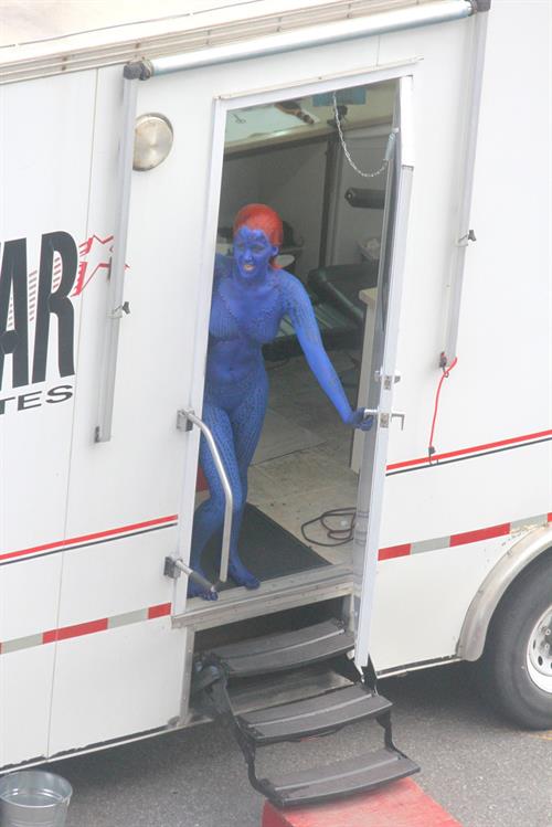 Jennifer Lawrence s On the Set of X-Men: Days of Future Past - Montreal, Canada (May 31, 2013) 