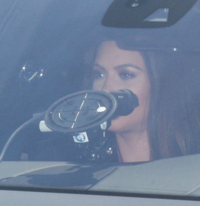 Kim Kardashian - Spotted inside a Rolls Royce in Los Angeles (31.05.2013) 