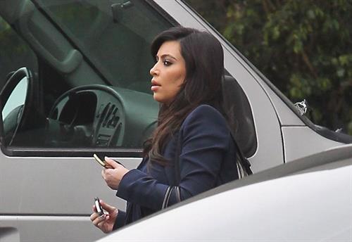 Kim Kardashian - Shops for lingerie at the the Curve Boutique in Los Angeles (05.02.2013) 