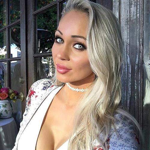 Krystal Dawson taking a selfie