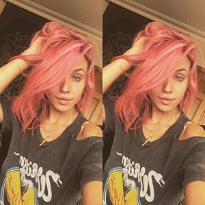 Imogen Anthony taking a selfie