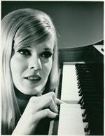 Gloria Loring