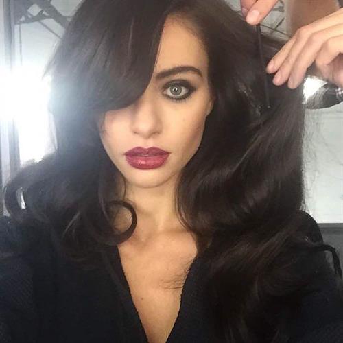 Nicole Meyer taking a selfie