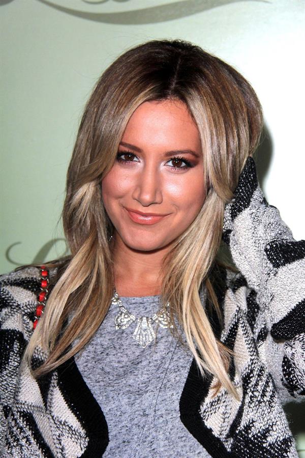 Ashley Tisdale – Lucky Brand Store Opening, LA 10/29/13  
