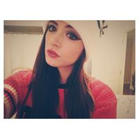 Chrissy Costanza taking a selfie