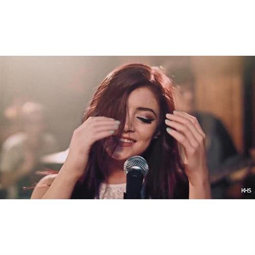 Chrissy Costanza