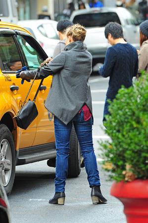 Kristen Bell in Manhattan - October 10, 2012 