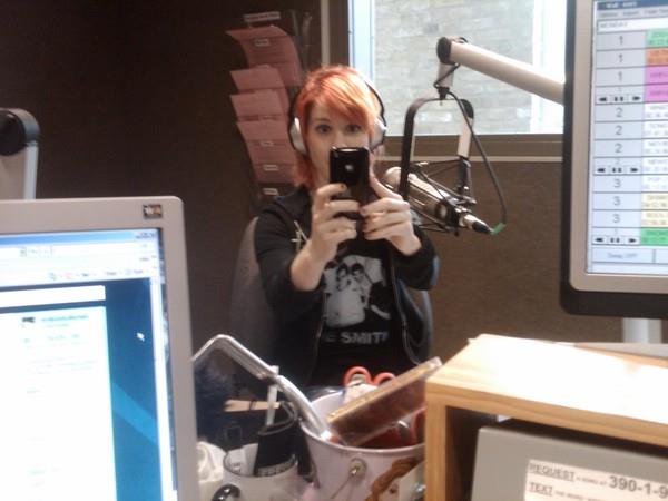 Hayley Williams taking a selfie