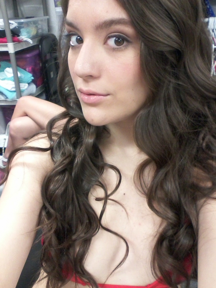 Zarena Summers in a bikini taking a selfie