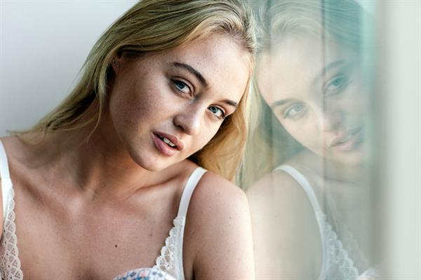 Iskra Lawrence:  Atisha Paulson for C Heads