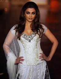 Aishwarya Rai Manish Malhotra Creations during hdil India Couture week in Mumbai on October 6, 2010 