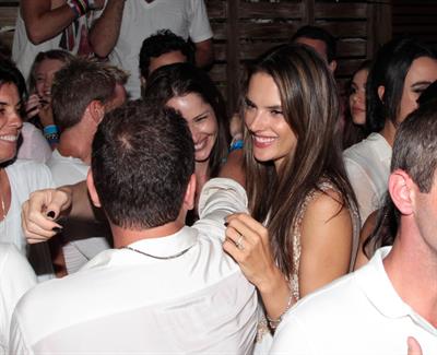 Alessandra Ambrosio - Cafe La Mosique, Brasil 1/1/13  