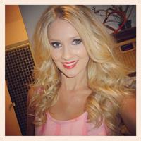 Lauren Volker taking a selfie