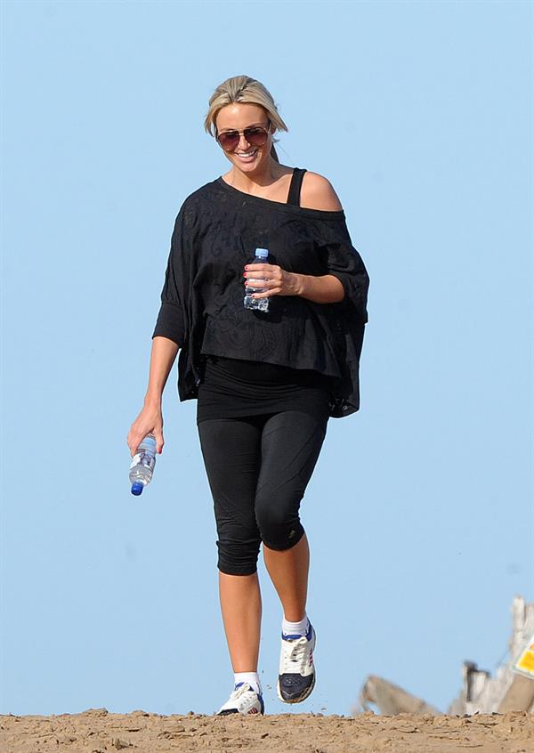 Alex Curran - Personal training session on a beach on September 19, 2011