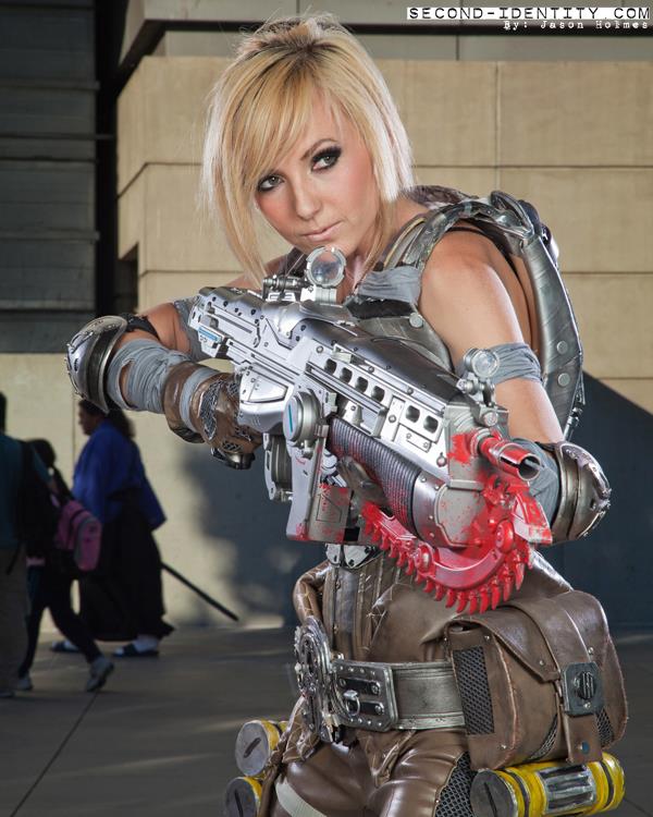 Jessica Nigri as Anya Stroud 