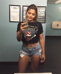 Gabriela Bandy taking a selfie