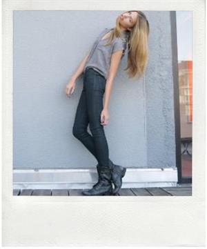 Hailey Clauson Sports Illustrated 2015 in body paint