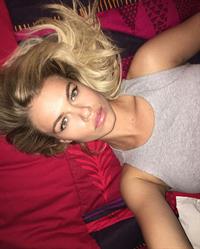 Hailey Clauson taking a selfie