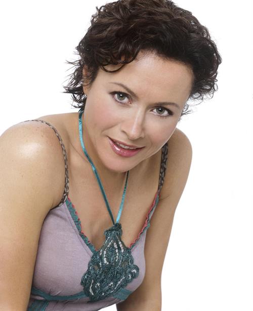 Amanda Mealing Photoshoots  